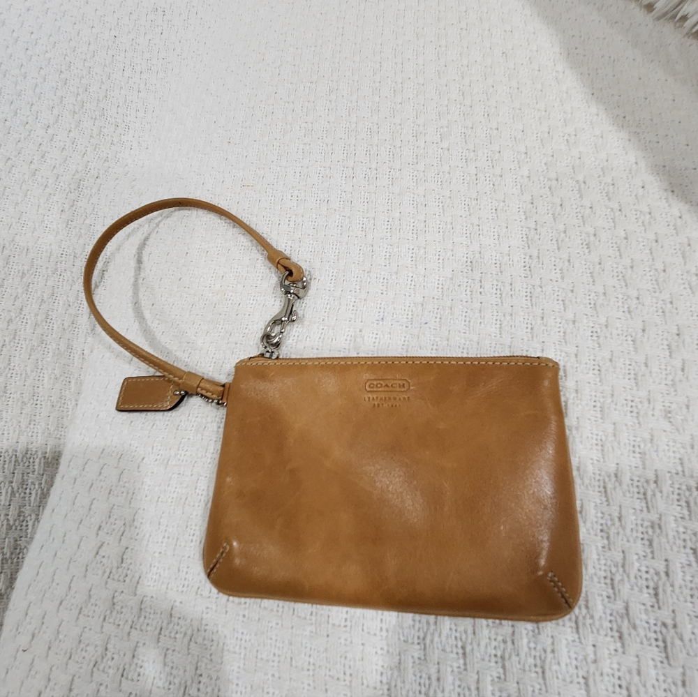 Coach Tan Leather mini bag Wristlet EUC - Picture 8 of 11